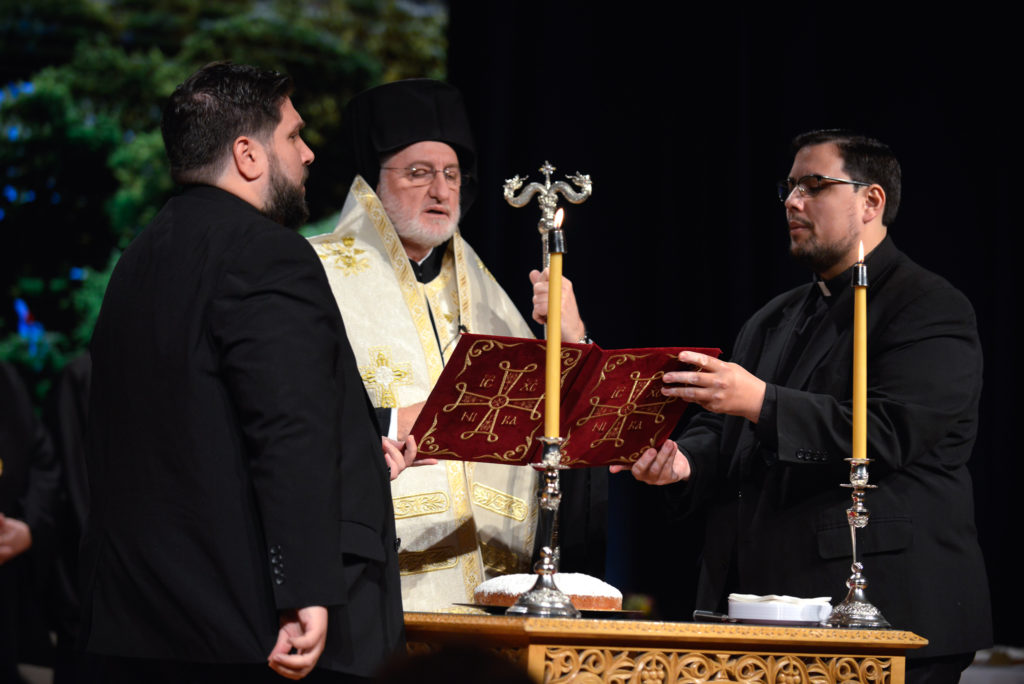 Ο Αρχιεπίσκοπος Αμερικής ευλόγησε τη Βασιλόπιτα στη Θεολογική Σχολή Τιμίου Σταυρού Βοστώνης