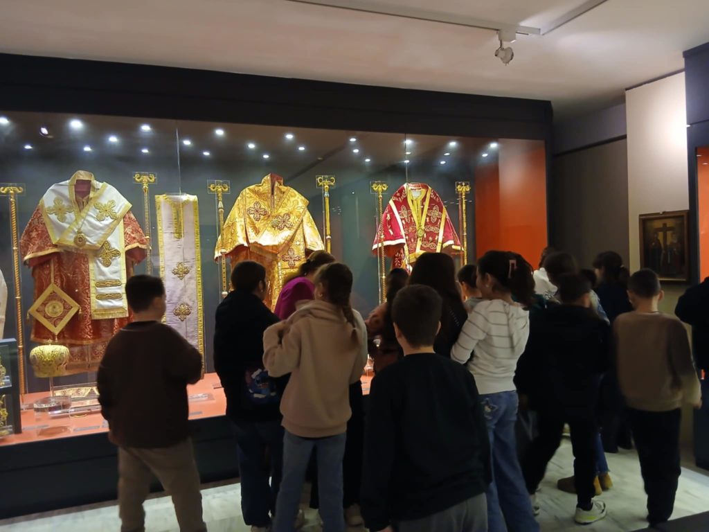 Επίσκεψη τάξεων του 5ου Δημοτικού Αιγίου στο Μουσείο «Ιάκωβος Τσούνης»