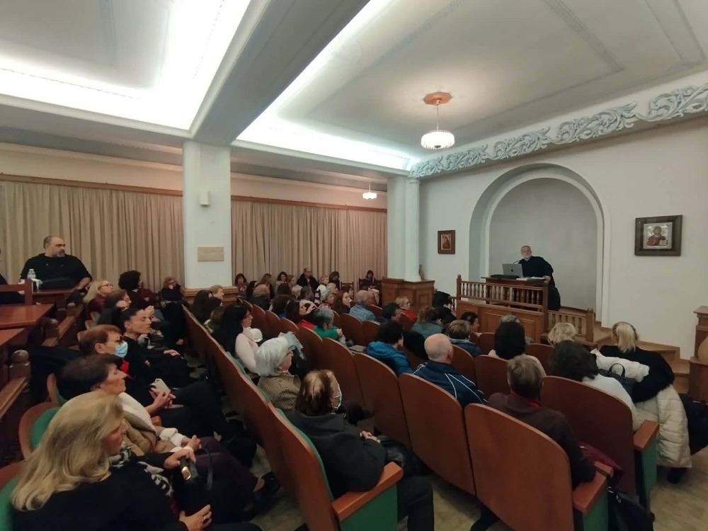 Συνάντηση για τον τρέχοντα μήνα τού Σχολείου Οικογένειας Μητροπόλεως Σύρου