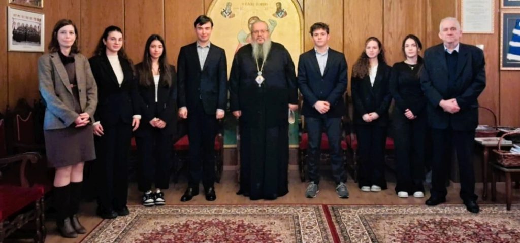 Συνέντευξη του Μητροπολίτη Ιερωνύμου σε μαθητές του Προτύπου Γενικού Λυκείου Λάρισας