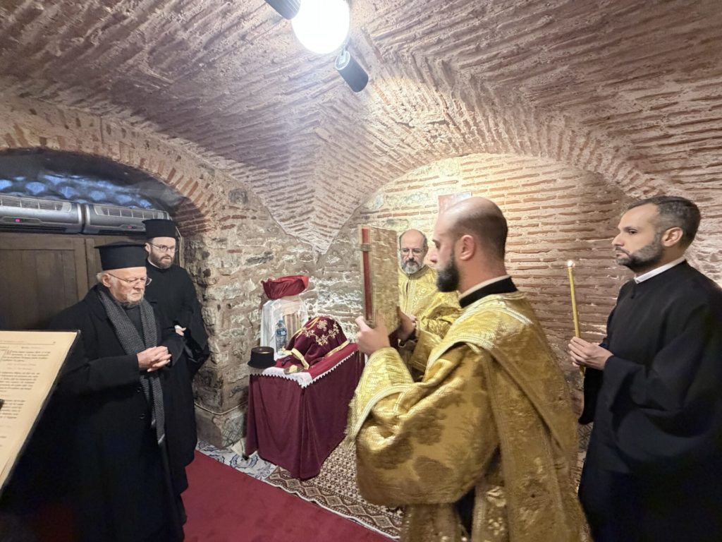 Ο Οικουμενικός Πατριάρχης στο Παρεκκλήσιο του Αγίου Χαραλάμπους στο Πατριαρχείο