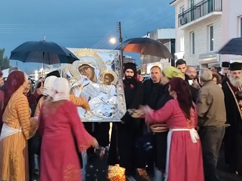 Υποδοχή της Παναγίας της Παραμυθίας στην Δευτερά (ΦΩΤΟ)