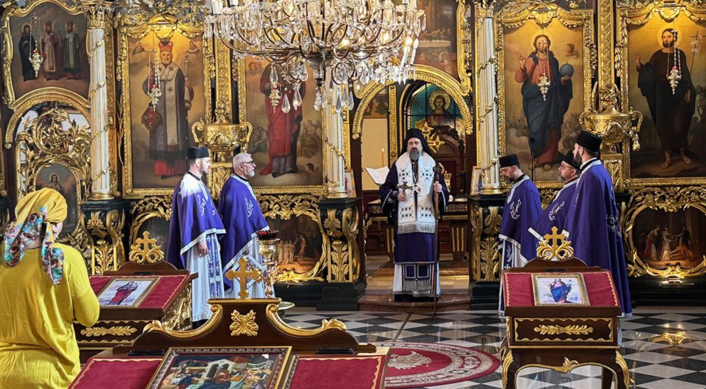 Владика Тихон богослужио у Богородичиној цркви у Земуну