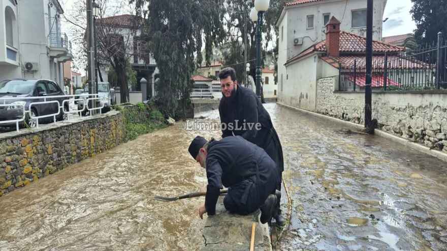 Η κακοκαιρία «ακύρωσε» τον Κατανυκτικό Εσπερινό στη Μύρινα της Λήμνου