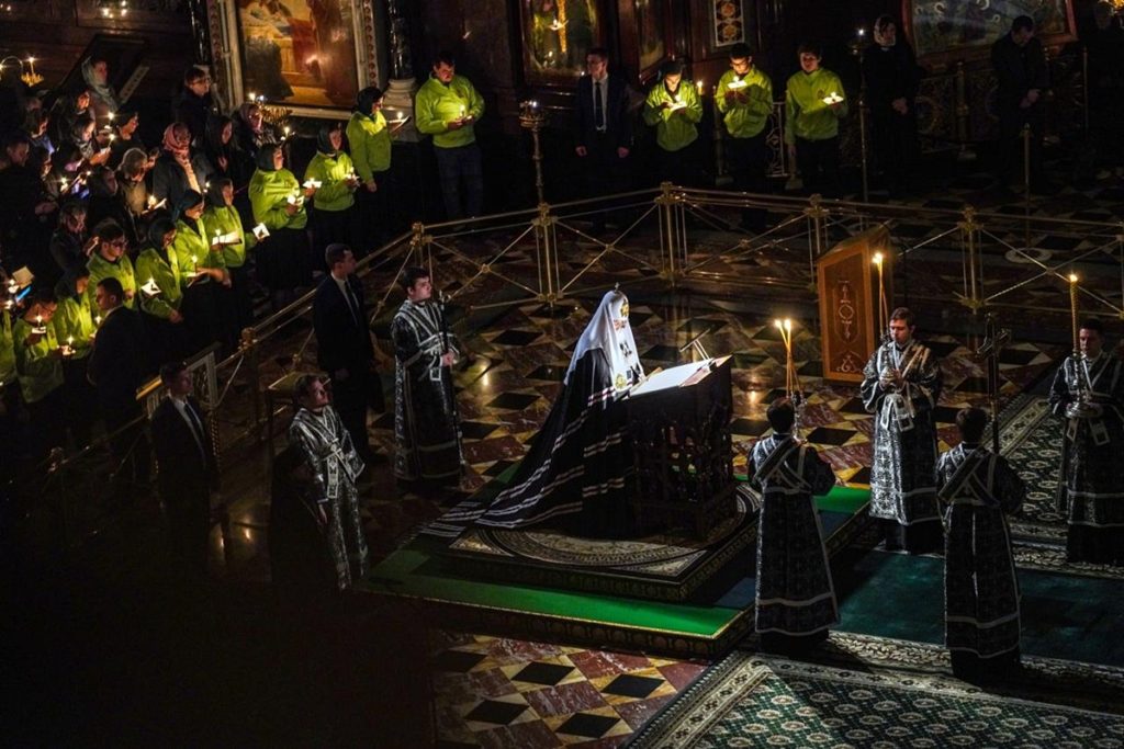 В понедельник первой седмицы Великого поста Святейший Патриарх Кирилл совершил повечерие с чтением Великого канона прп. Андрея Критского в Храме Христа Спасителя