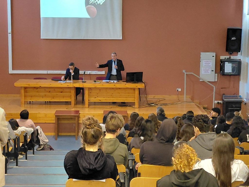 Σαλαμίνιο: Eνημερωτικές επισκέψεις Πρύτανη του Πανεπιστημίου Κύπρου