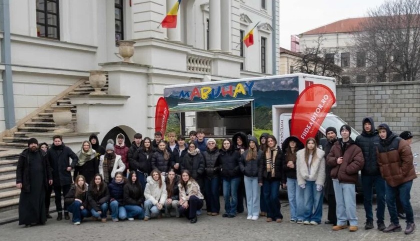 Ιάσιο: Μαθητές προσέφεραν 150 δέματα αγάπης σε ευάλωτα άτομα