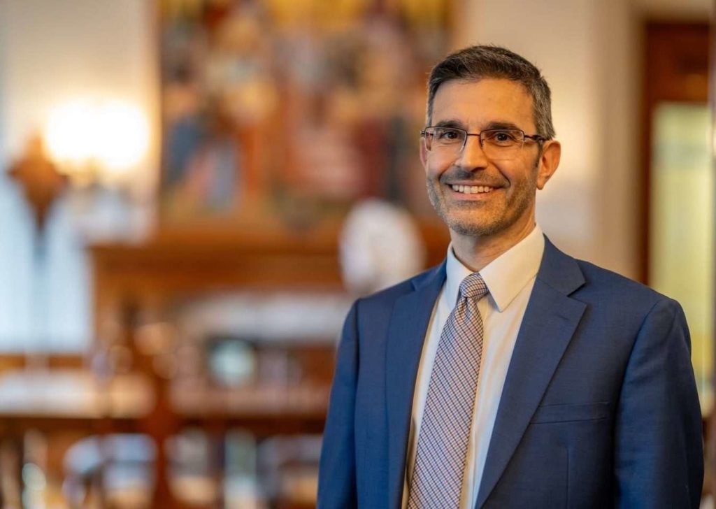 Παραιτήθηκε ο Πρόεδρος της Θεολογικής Σχολής του Τιμίου Σταυρού Βοστώνης Δρ. Δημήτριος Κατός