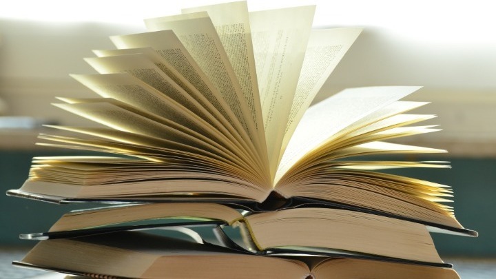 “Η ζωντανή, διαχρονική και οικουμενική ελληνική σκέψη, γλώσσα και γραφή” – Του Πρωτοπρ. π. Κωνσταντίνου Κωστάκη