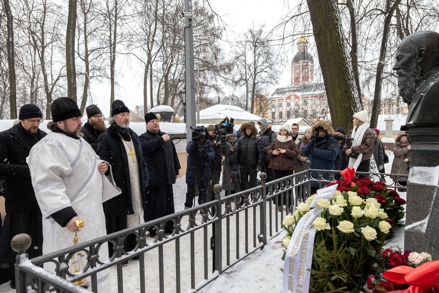 В Александро-Невской лавре в Санкт-Петербурге молитвенно почтили память Ф.М. Достоевского в день 145-летия со дня кончины писателя