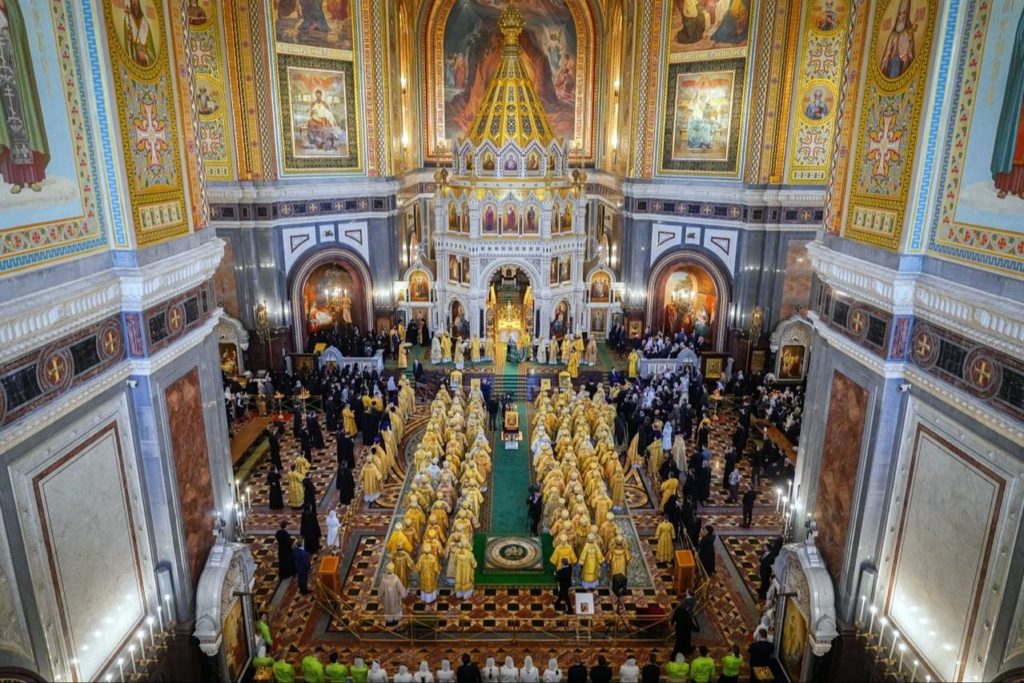 В семнадцатую годовщину интронизации Святейшего Патриарха Кирилла в Храме Христа Спасителя совершена Божественная литургия