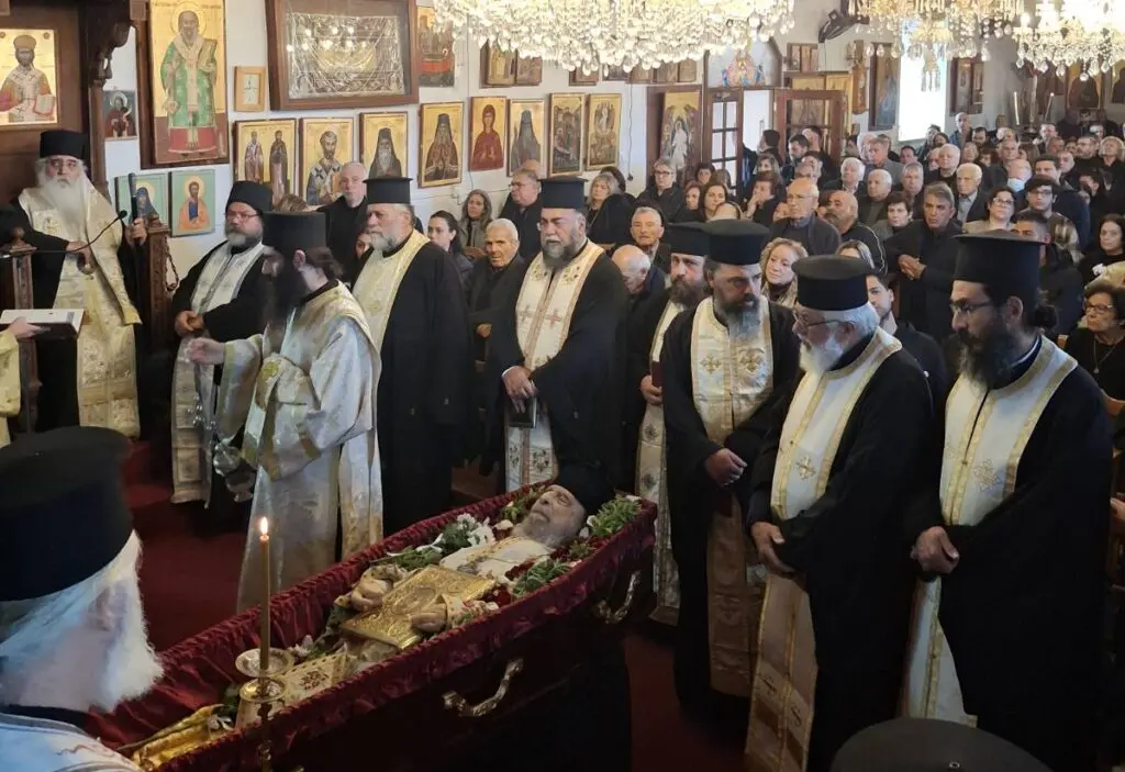 Η Εξόδιος Ακολουθία του μακαριστού π. Γεωργίου Νικολάου