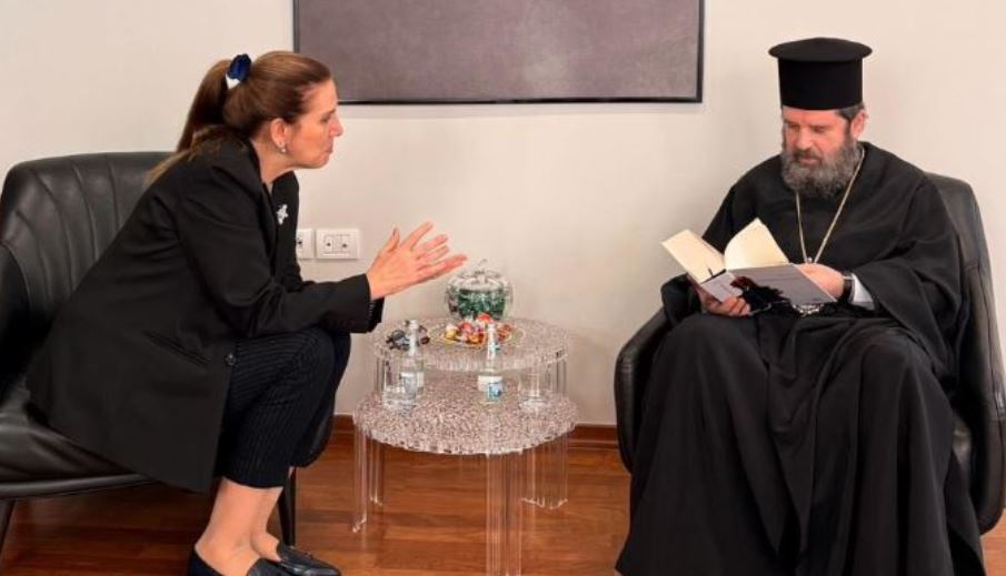 Fortlumturia e Tij, Kryepiskopi Joan takim me Ministren e Arsimit, znj Mirela Kumbaro