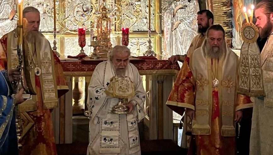 Иерархи Русской Православной Церкви приняли участие в Литургии на Голгофе