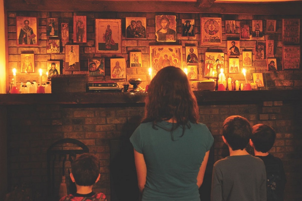 Σχολή Γονέων της Αρχιεπισκοπής Κρήτης: «Η Σαρακοστή μέσα στην Οικογένεια: Προετοιμασία για το Πάσχα»