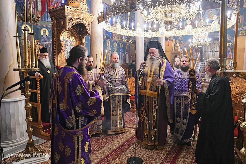 Ο Επίσκοπος Δομενίκου τέλεσε Προηγιασμένη θεία Λειτουργία