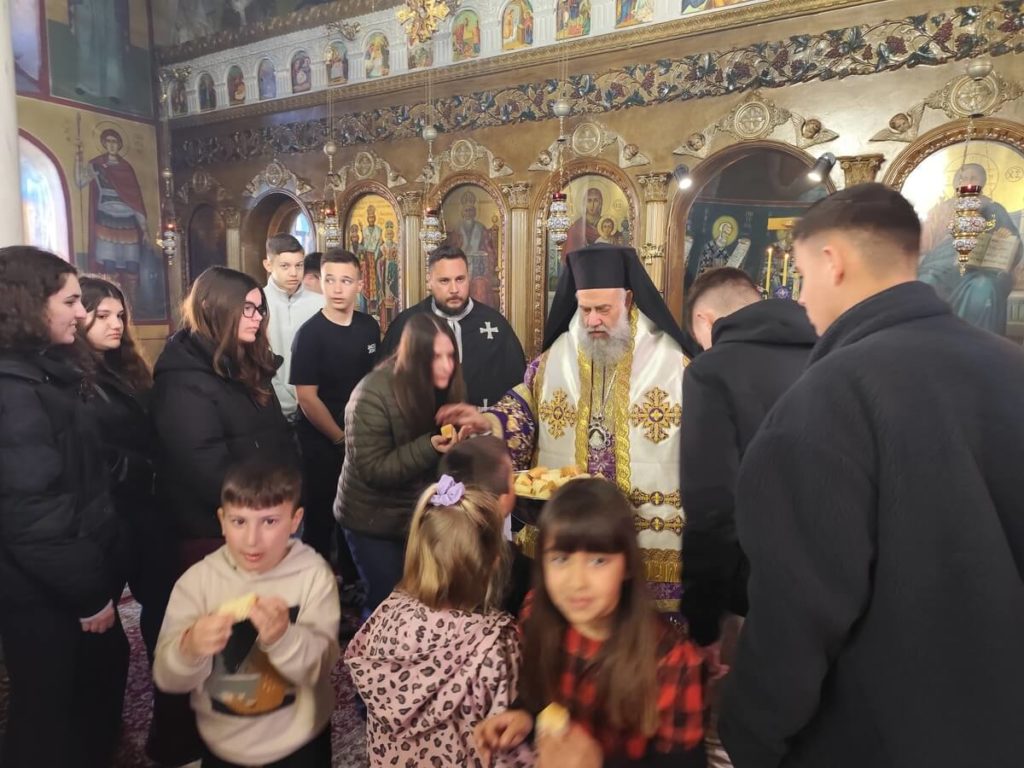 Οι μαθητές της Ιτέας Καρδίτσας σε Προηγιασμένη Θεία Λειτουργία