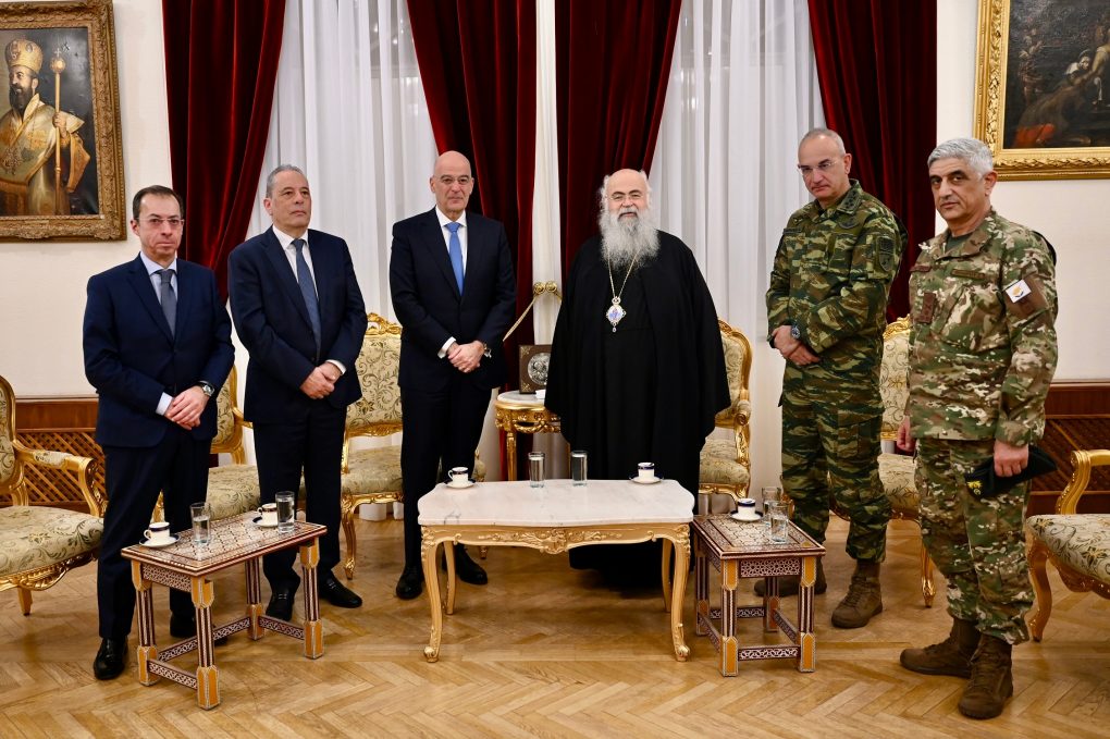 Συνάντηση Νίκου Δένδια με τον Αρχιεπίσκοπο Κύπρου στη Λευκωσία