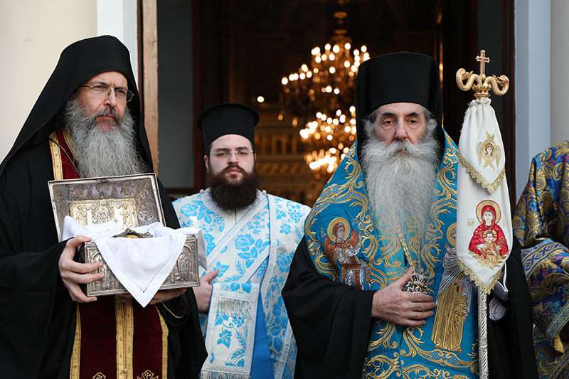 Ο Πειραιάς υποδέχτηκε την Τιμία Κάρα του Οσίου Σεραφείμ του Δομβοΐτου