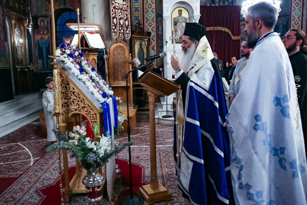 Μητροπολίτης Φθιώτιδος: «Να μπούμε στην αγκαλιά της Παναγίας μας»