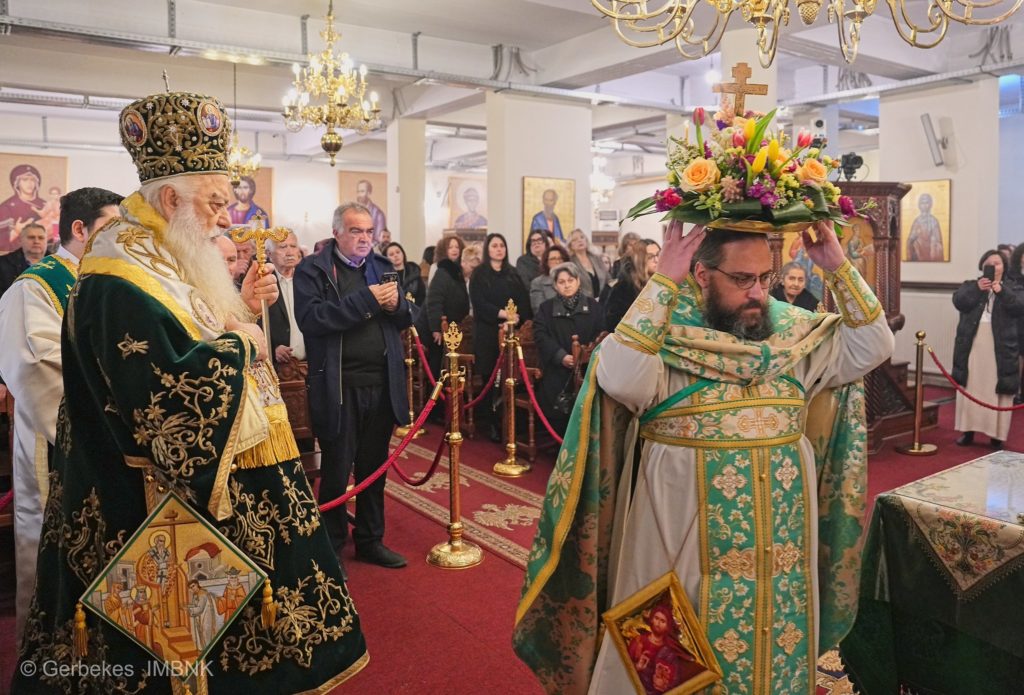 Η Κυριακή της Σταυροπροσκυνήσεως στην Ιερά Μονή Παναγίας Δοβρά Βεροίας