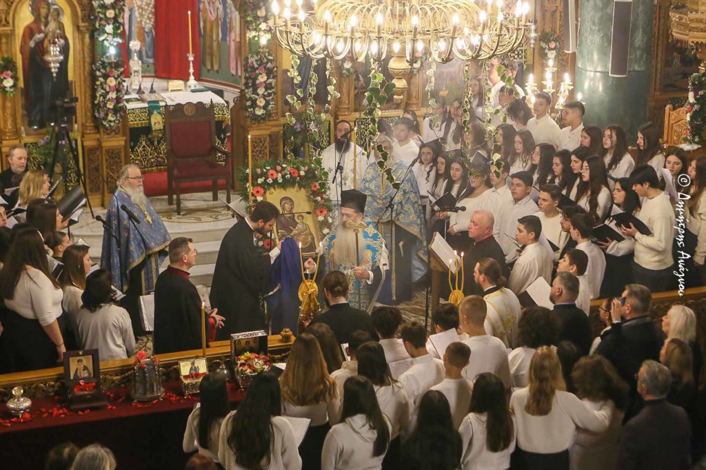 Φθιώτιδος Συμεών προς μαθητές: «Μην αφήσετε κανένα σκοτάδι να σας νικήσει»