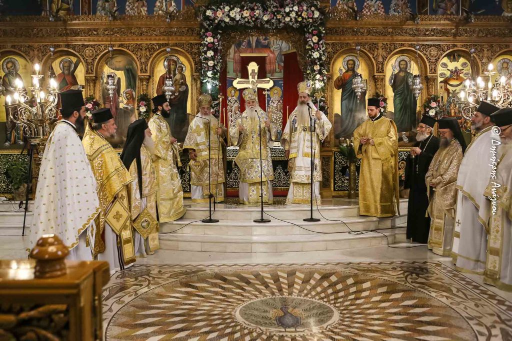 Λαμπρό Συλλείτουργο εορτής Φθιωτών Αγίων στην Λαμία