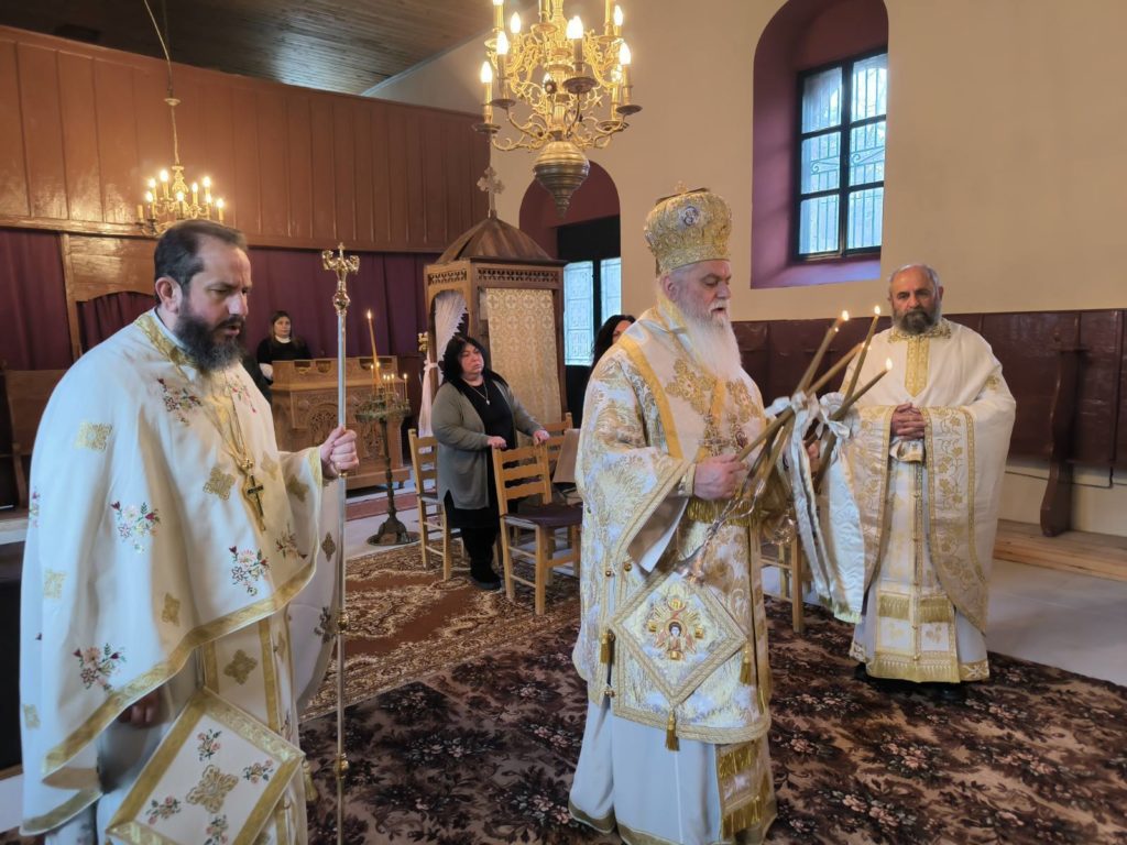 Αρχιερατική Θεία Λειτουργία στον Ιερό Ναό Αγίων Θεοδώρων Μεσορρουγίου