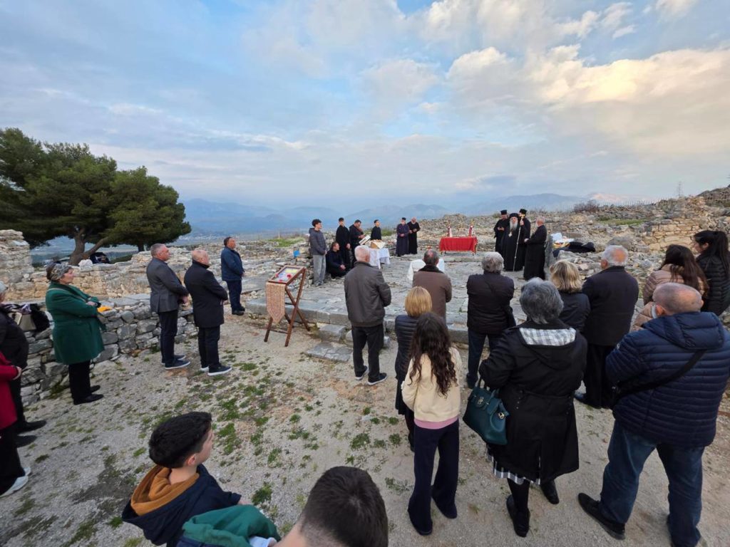 U krye për herë të parë Mbrëmësore e Madhe Kryepriftërore në Manastirin e Shenjtë të Dyzet Shenjtorëve