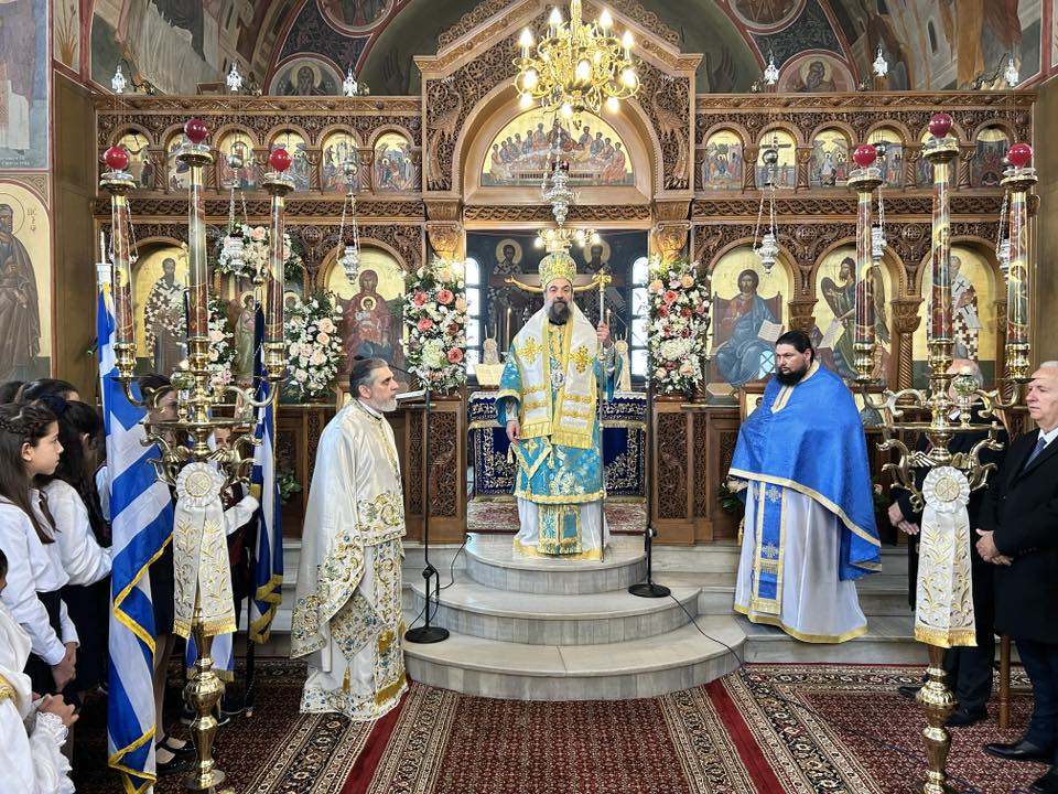 Θήρας Αμφιλόχιος: Να παρακαλέσουμε την Παναγία να σταματήσουν οι πόλεμοι