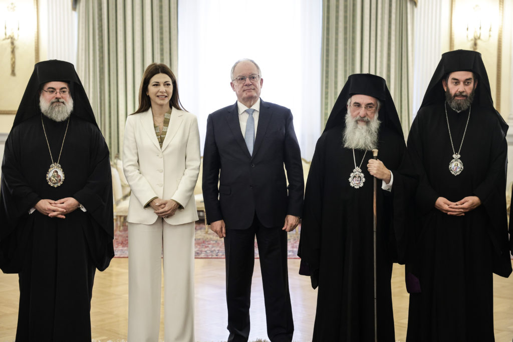 Οι Μητροπολίτες Κυδωνίας Τίτος και Λάμπης Ιωακείμ έδωσαν τη νενομισμένη Διαβεβαίωση στον ΠτΔ