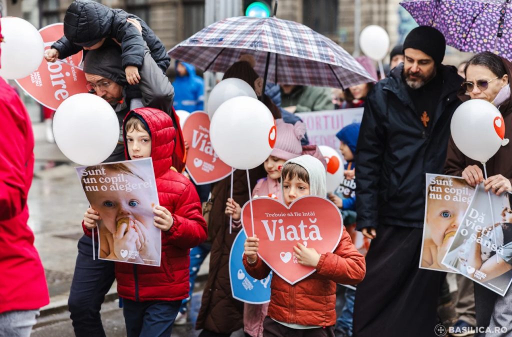 Βουκουρέστι: Χιλιάδες μικροί και μεγάλοι συμμετείχαν στην Πορεία για τη Ζωή 2026 – Το μήνυμα του Πατριάρχη Δανιήλ (ΦΩΤΟ & ΒΙΝΤΕΟ)