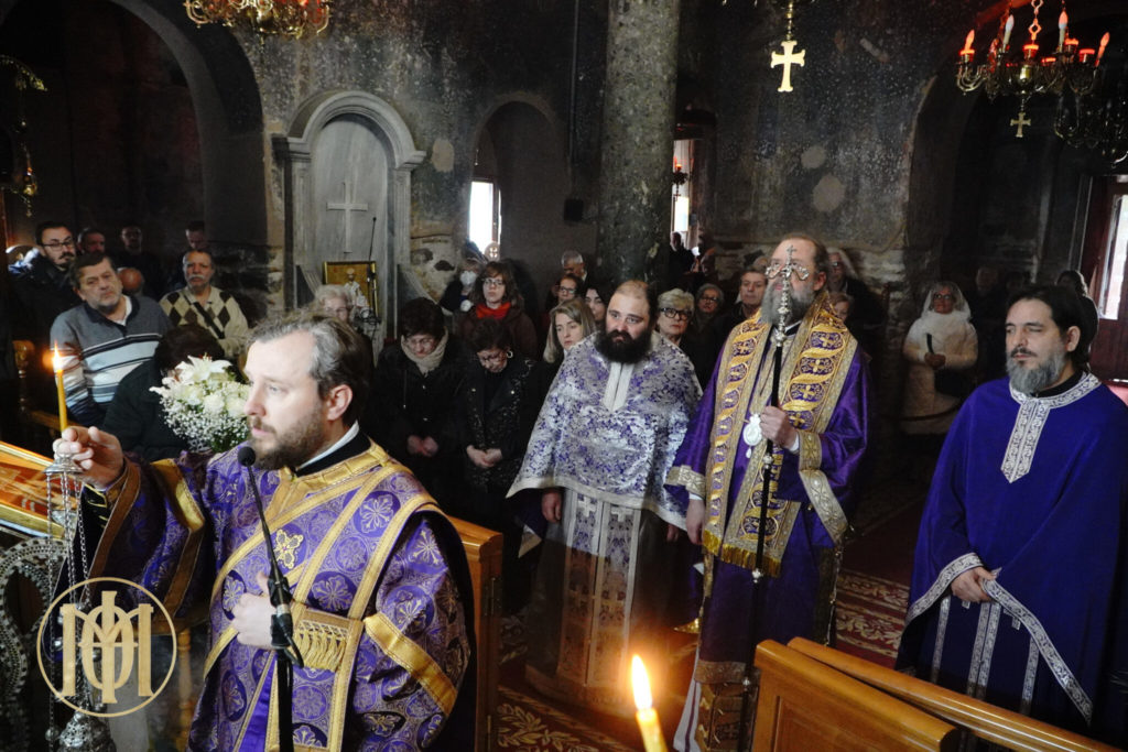 Η τέλεση της Προηγιασμένης Θείας Λειτουργίας στον Βυζαντινό Ιερό Ναό των Αγίων Δώδεκα Αποστόλων