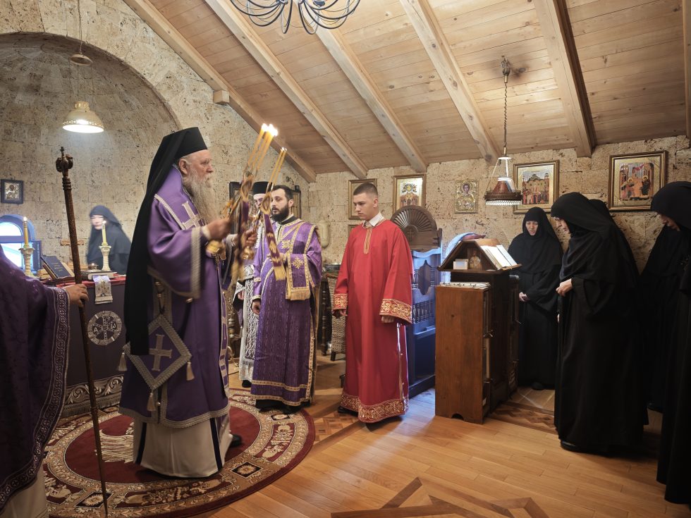 Митрополит Јоаникије: Пост је спасоносна дисциплина којом се кроз очишћење срца сједињујемо са Богом и ближњима