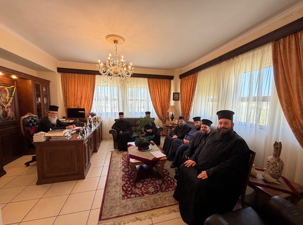 Συνάντηση Μητροπολίτη Κισάμου με κληρικούς-υποψηφίους σπουδαστές της Σ.Μ.Υ.Κ.