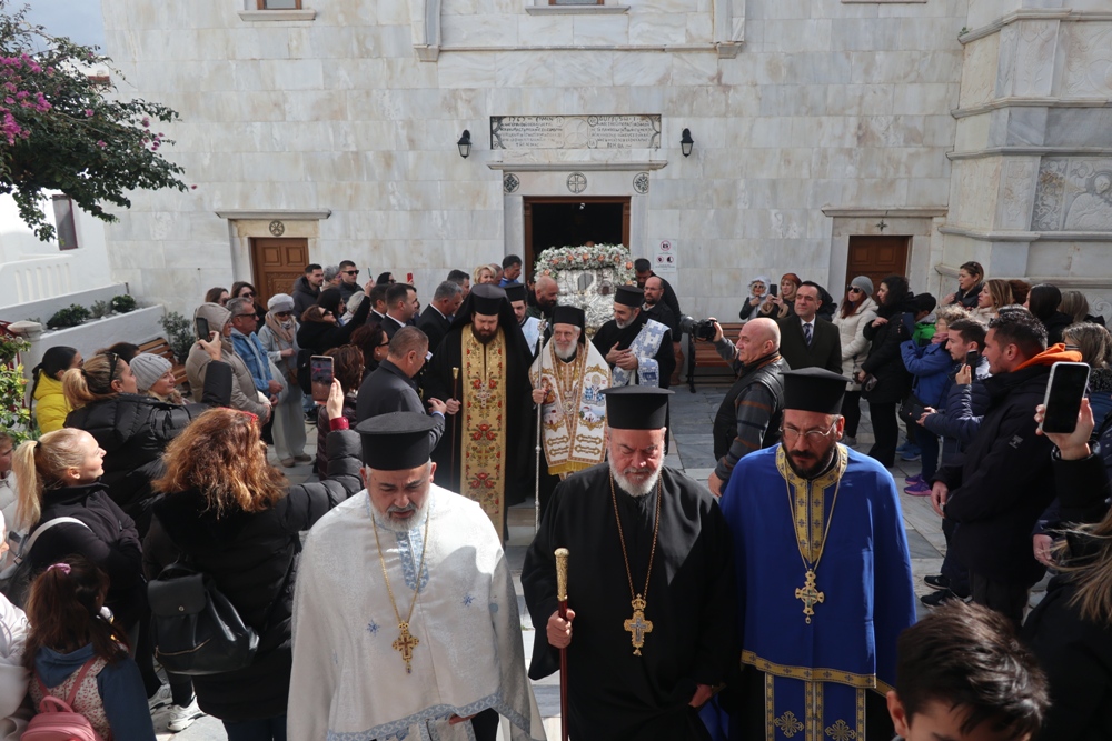 Η κάθοδος της Παναγίας Τρουλιανής στη Χώρα Μυκόνου