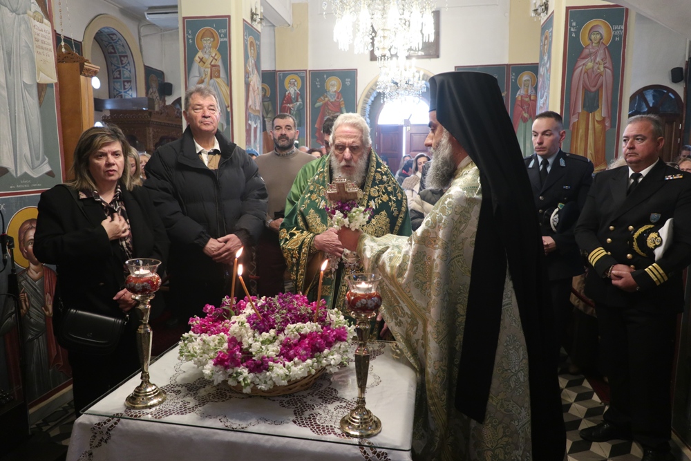 Η Κυριακή της Σταυροπροσκυνήσεως στην Άνδρο