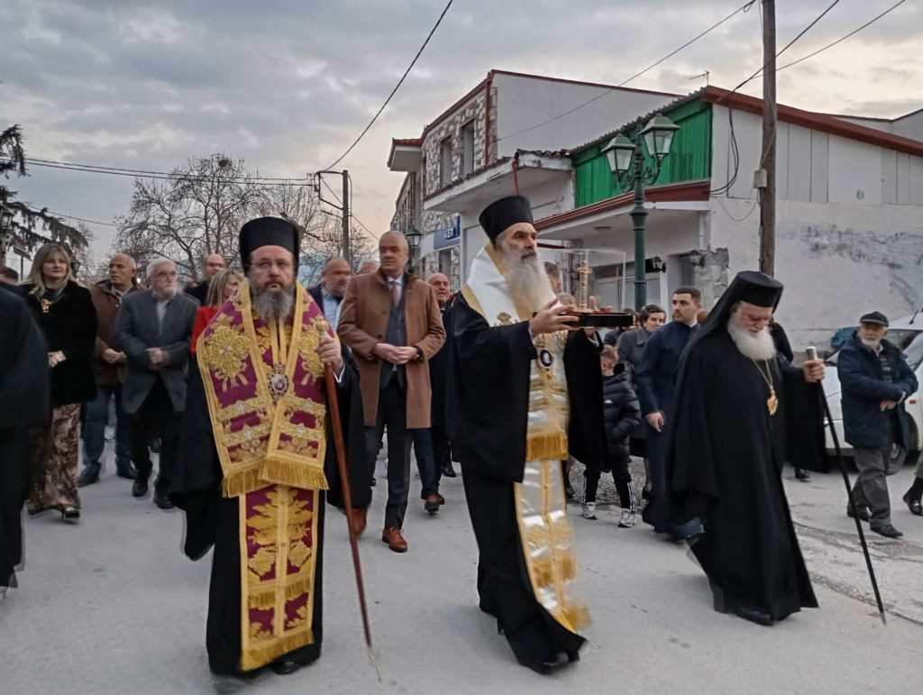 Υποδοχή του Σταυρού του Επισκόπου Ρωγών Ιωσήφ στην γενέτειρά του Τσαριτσάνη