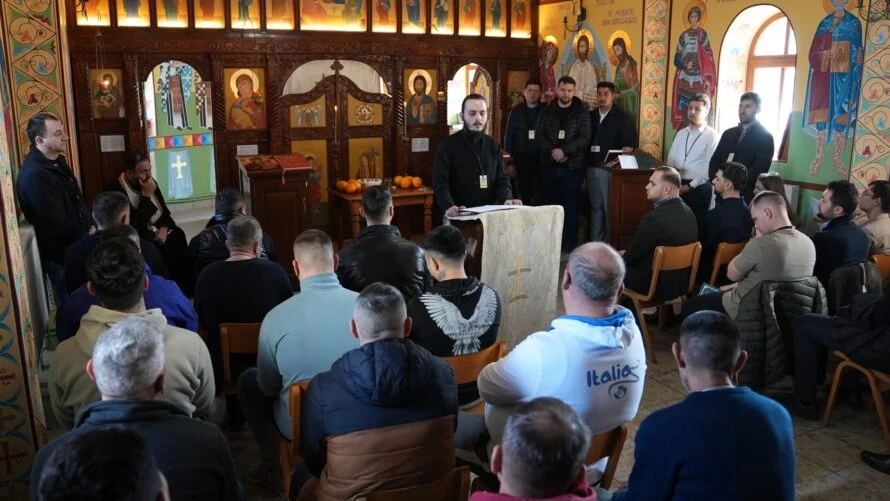 Studenții teologi timișoreni au vizitat persoanele private de libertate de la penitenciar