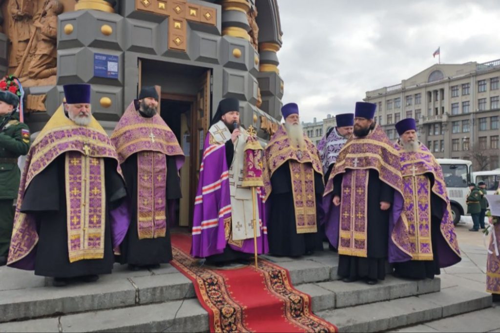 В годовщину подписания Сан-Стефанского мирного договора епископ Истринский Серафим совершил заупокойную литию у памятника героям Плевны в Москве