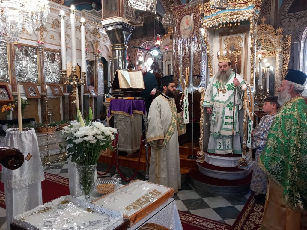 Η Κυριακή της Σταυροπροσκυνήσεως στην Ιερά Μητρόπολη Χίου