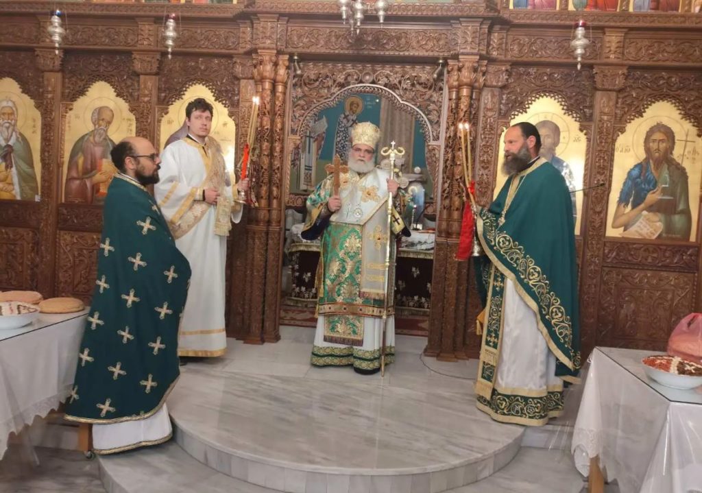 Κυριακή της Σταυροπροσκυνήσεως στους Αγίους Τριμιθιάς