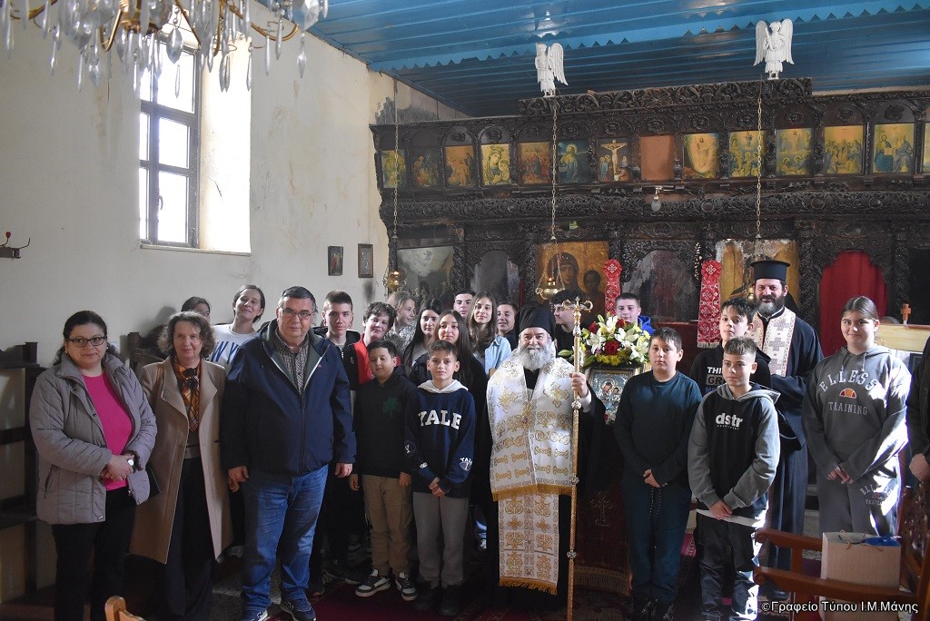 Πλήθος μαθήτριες και μαθητές στους Χαιρετισμούς στον Κάμπο Μεσσηνίας