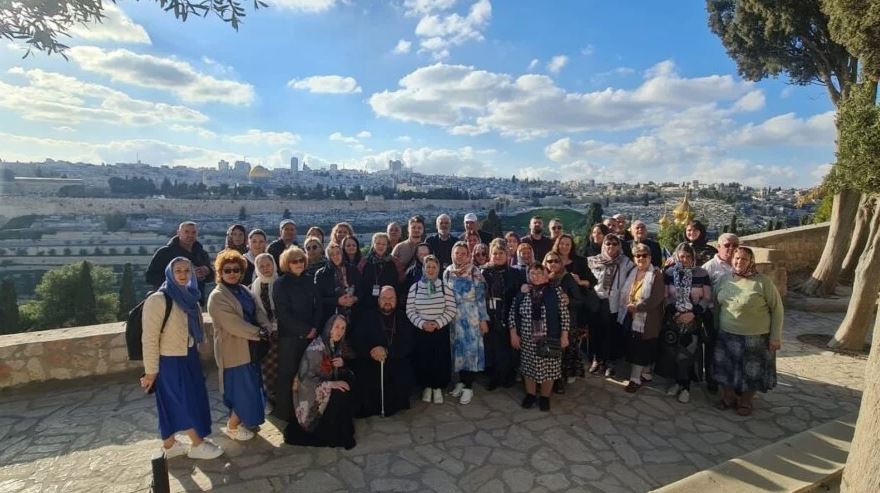 “Δοξάζουμε τον Θεό που επιστρέψαμε ασφαλείς” λένε Ρουμάνοι προσκυνητές που επέστρεψαν στην πατρίδα τους από το Ισραήλ