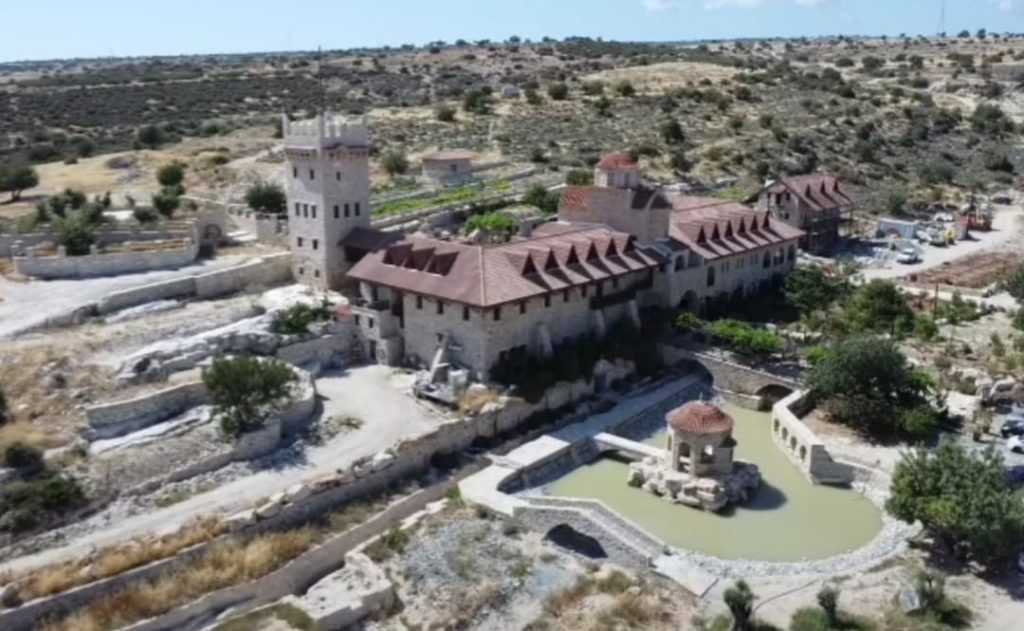 Καταφύγιο στην αγκαλιά της εκκλησίας σε κατοίκους του Ακρωτηρίου