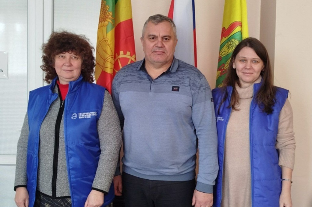 Сотрудники Патриаршей гуманитарной миссии встретились с администрацией города Токмака Запорожской области