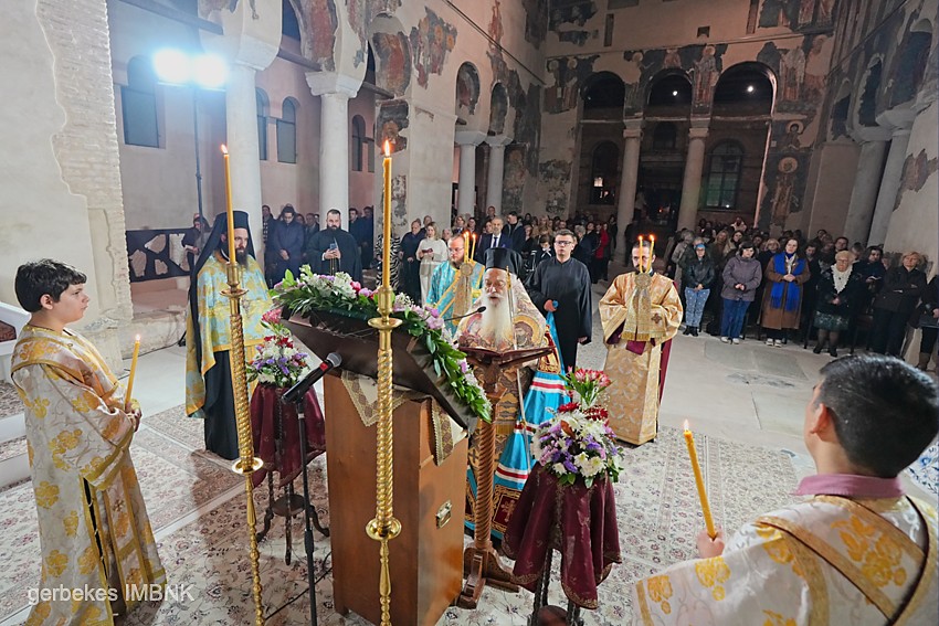 Βεροίας: Η Παναγία μητέρα μας, πολλές φορές μας λύτρωσε από ποικίλα δεινά