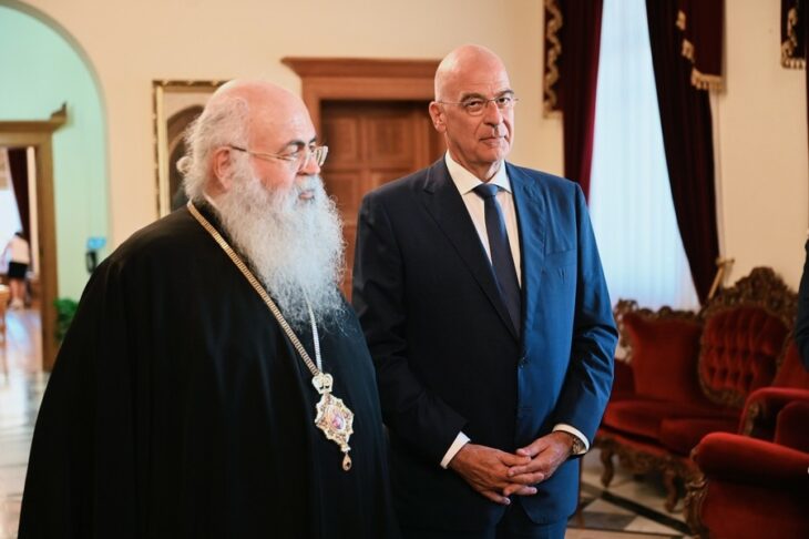 Τον Αρχιεπίσκοπο Κύπρου θα επισκεφθεί ο Νίκος Δένδιας στο φόντο των κρίσιμων εξελίξεων στη Μέση Ανατολή