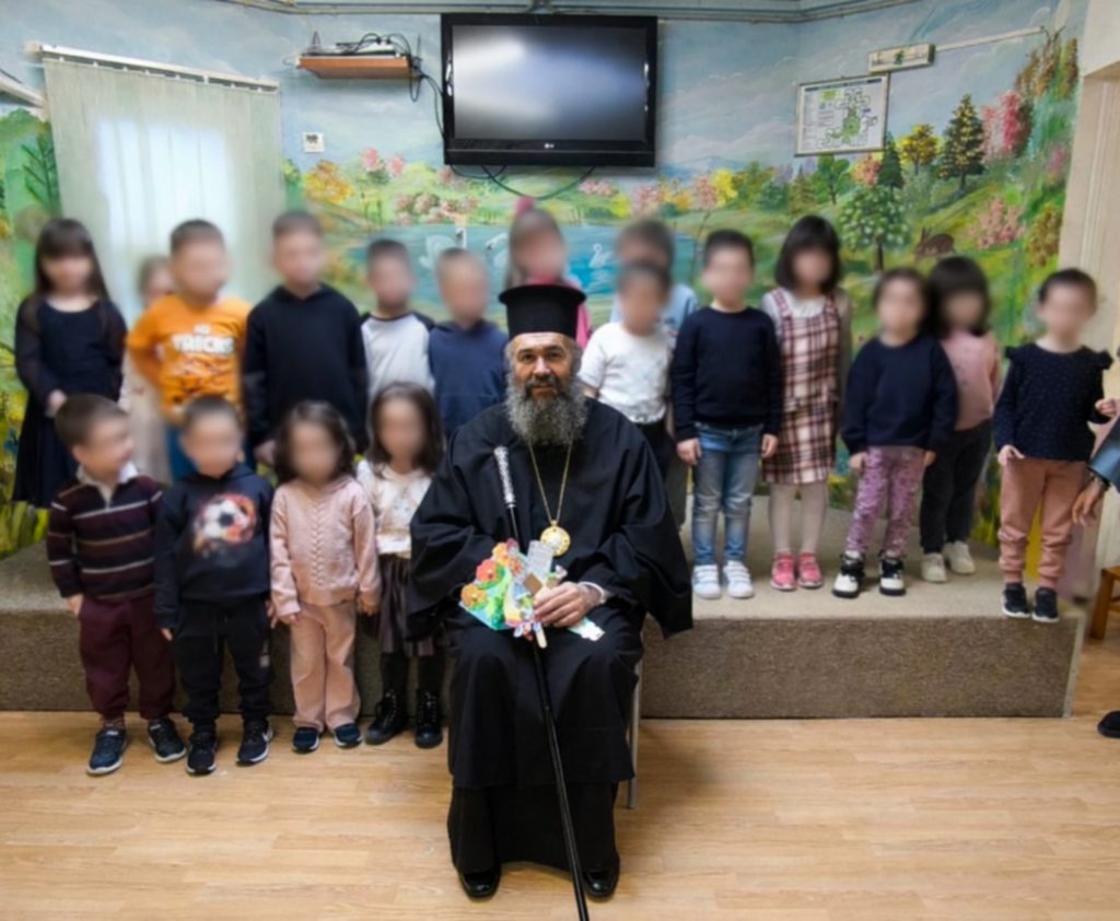 Επίσκεψη του Μητροπολίτου Ειρηναίου στο Νηπιαγωγείο της ΔΕΗ στην Πτολεμαΐδα