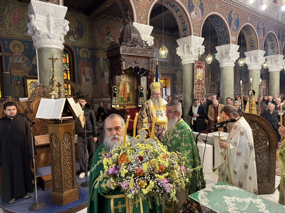 Η Κυριακή της Σταυροπροσκυνήσεως στη Λάρισα